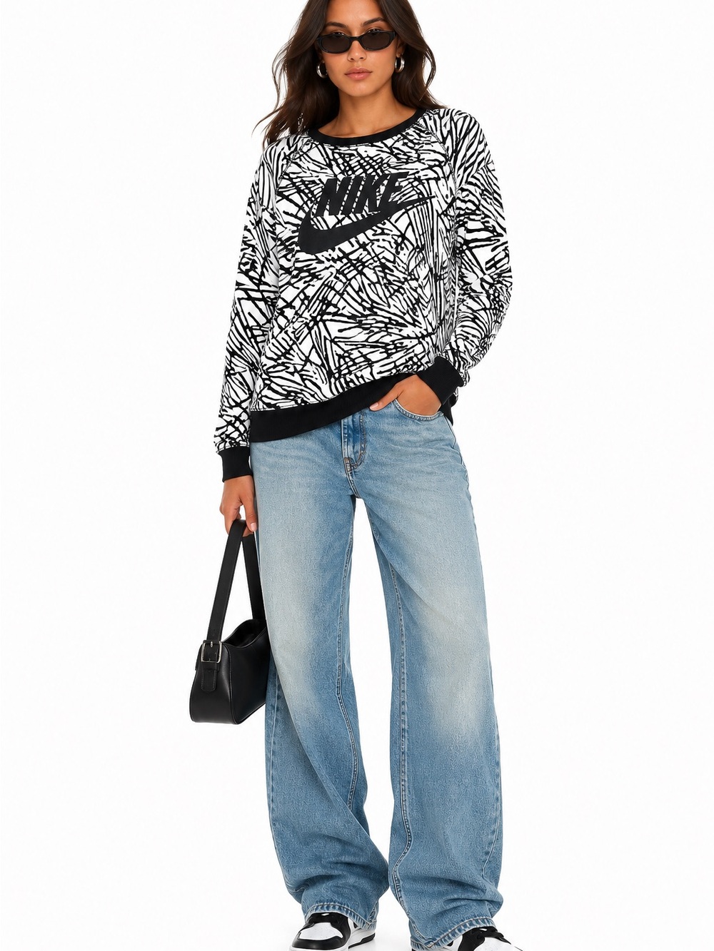 Nike Sportswear Logo Sweatshirt Black White Pullover Crew Neck Large Sweater